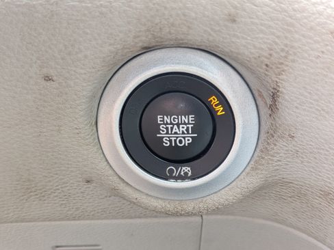 Used 2019 Chrysler Pacifica Limited FWD image 26