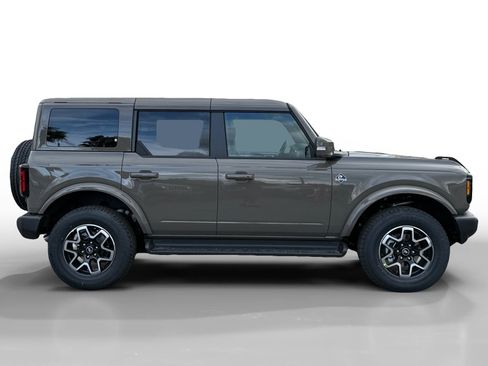 New 2025 Ford Bronco Outer Banks image 6