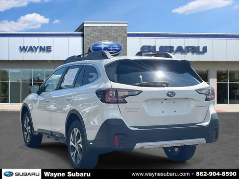 Certified 2022 Subaru Outback Limited image 3