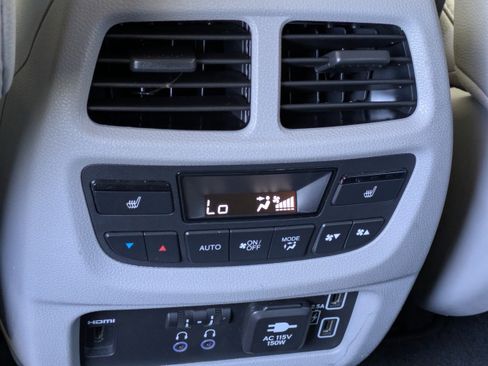 Used 2021 Honda Pilot Elite image 22