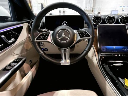Used 2023 Mercedes-Benz C 300 4MATIC Sedan image 5