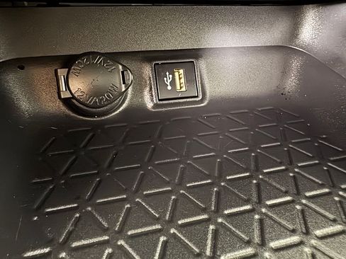 Used 2024 Toyota RAV4 LE FWD image 31