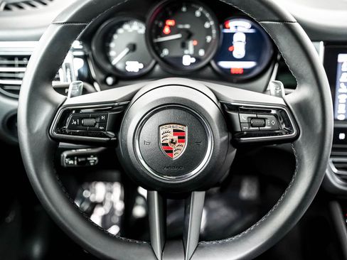 Used 2026 Porsche Macan AWD/4WD image 17