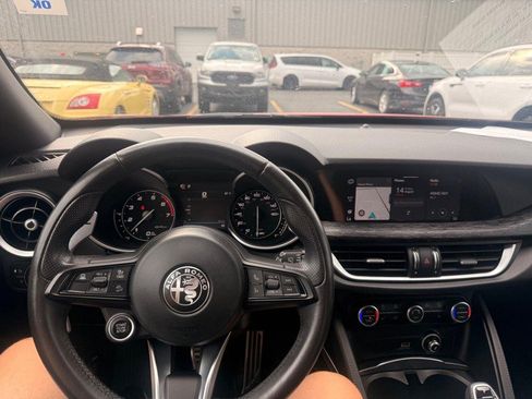 Used 2023 Alfa Romeo Stelvio Sprint AWD/4WD image 9