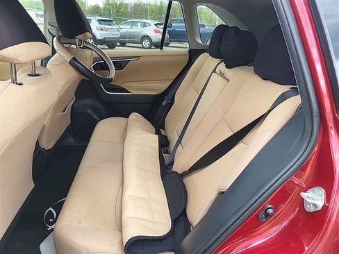 Used 2019 Toyota RAV4 LE w/ Carpet Mat Package AWD/4WD image 6