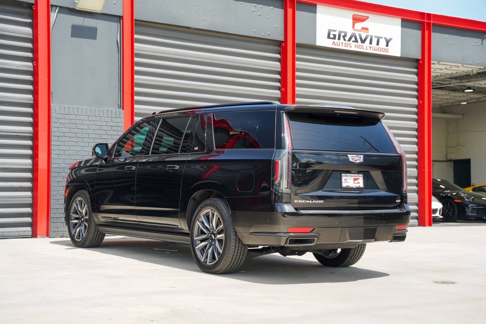 Used 2024 Cadillac Escalade ESV Sport Platinum AWD/4WD image 12