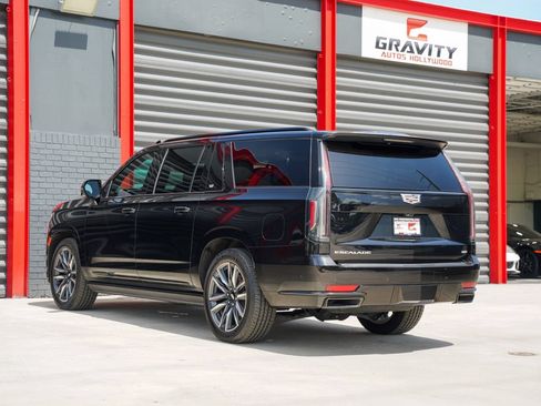 Used 2024 Cadillac Escalade ESV Sport Platinum AWD/4WD image 12