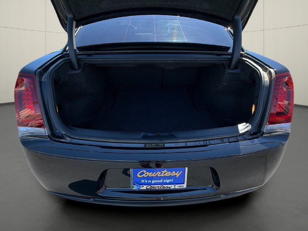 Used 2022 Chrysler 300 Touring w/ Sport Appearance Package RWD image 10