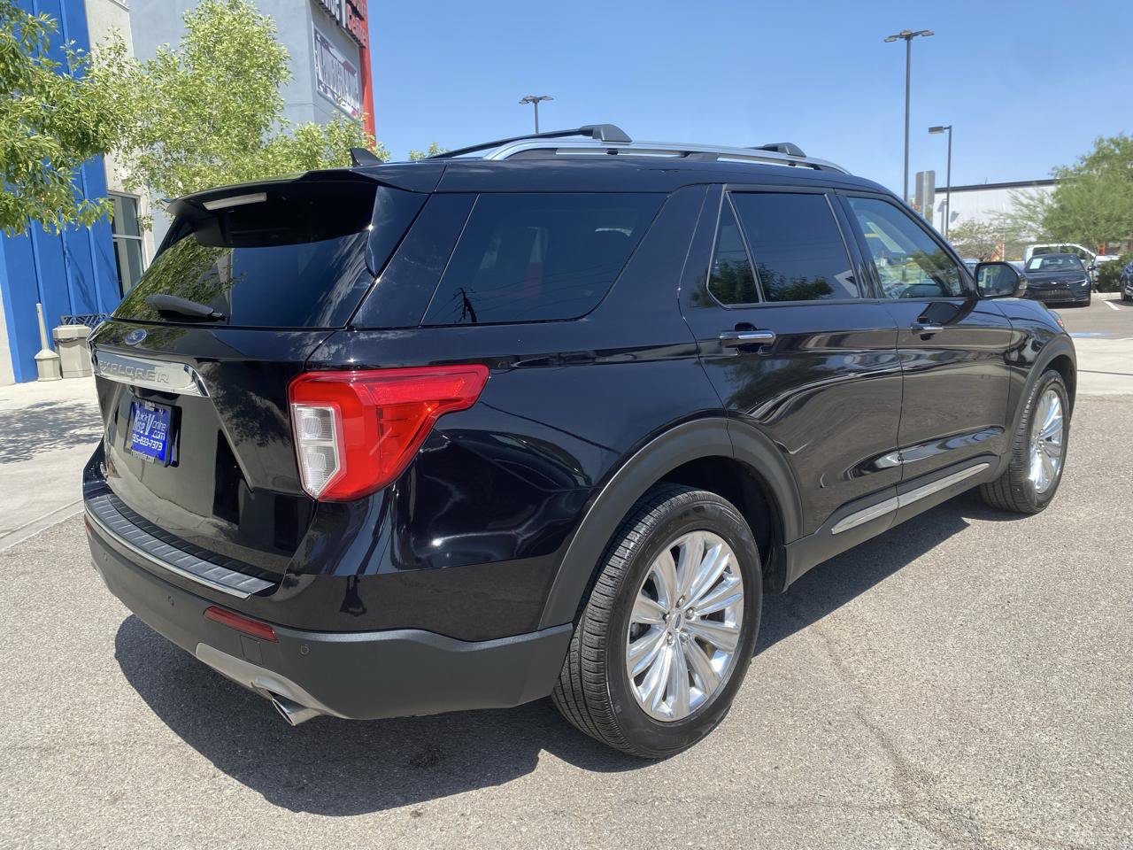 Used 2022 Ford Explorer XLT RWD image 3