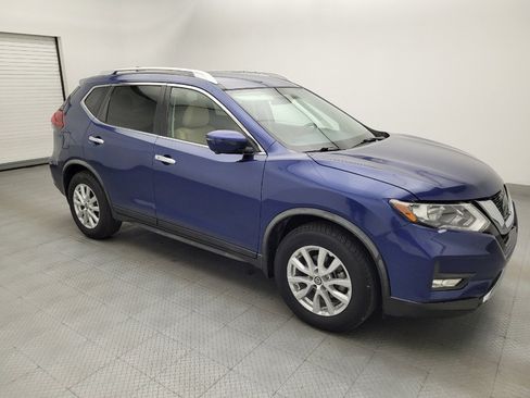 Used 2018 Nissan Rogue SV w/ Premium Package FWD image 11