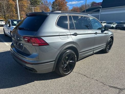 Certified 2024 Volkswagen Tiguan SE R-Line image 9