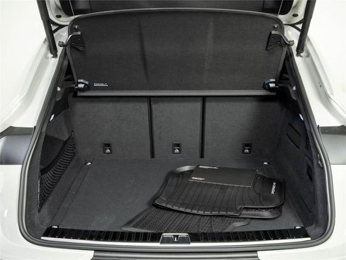 New 2026 Porsche Cayenne Coupe AWD/4WD image 31