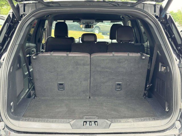 Used 2026 Ford Explorer Platinum AWD/4WD image 8