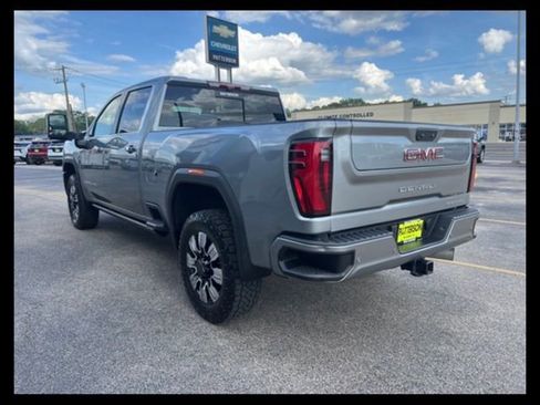 Used 2024 GMC Sierra 2500 Denali w/ Denali Reserve Package AWD/4WD image 9