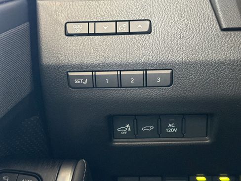 Used 2025 Lexus GX 550 w/ Accessory Package (CT) AWD/4WD image 30