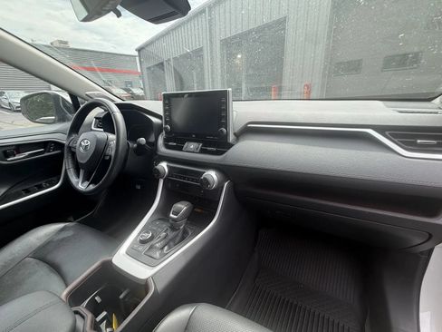 Used 2022 Toyota RAV4 Limited AWD/4WD image 13