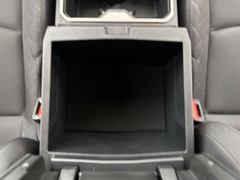 Certified 2025 Toyota Tacoma SR5 AWD/4WD image 33