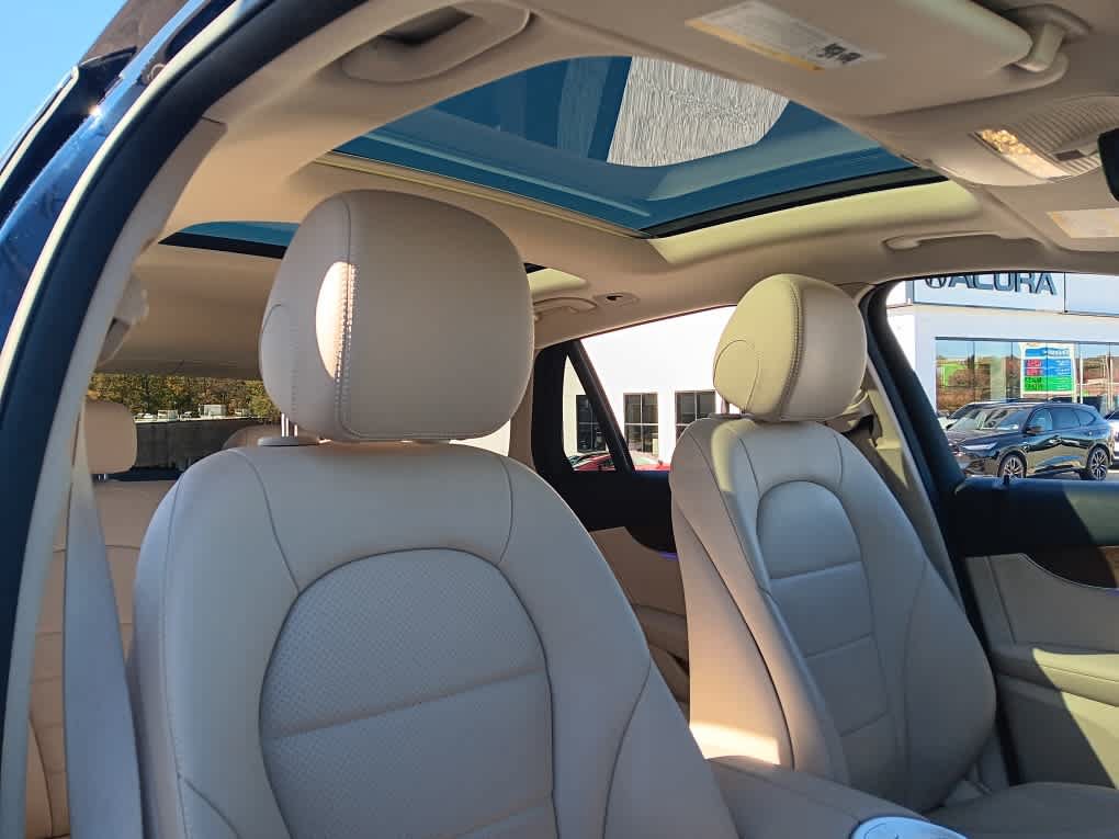 Used 2021 Mercedes-Benz GLC 300 4MATIC image 20