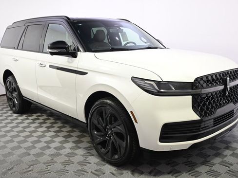 New 2026 Lincoln Navigator Black Label AWD/4WD image 8