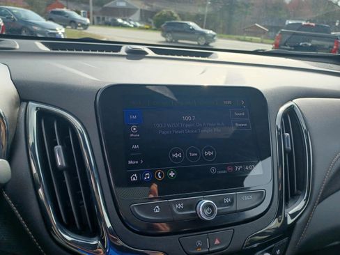 Used 2023 Chevrolet Equinox Premier AWD/4WD image 11