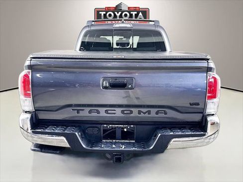 Certified 2022 Toyota Tacoma TRD Off-Road w/ Black Out Package (TMS) AWD/4WD image 6