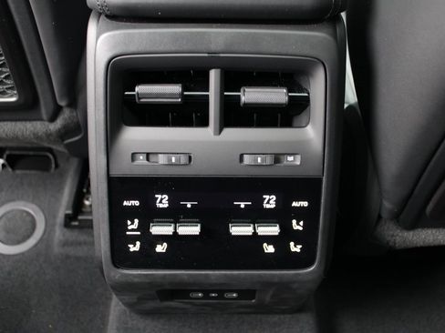 Used 2024 Porsche Macan 4 Electric image 29