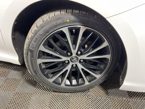 Used 2018 Toyota Camry SE FWD image 38