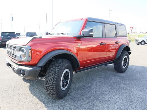 New 2023 Ford Bronco Badlands w/ Sasquatch Package image 2