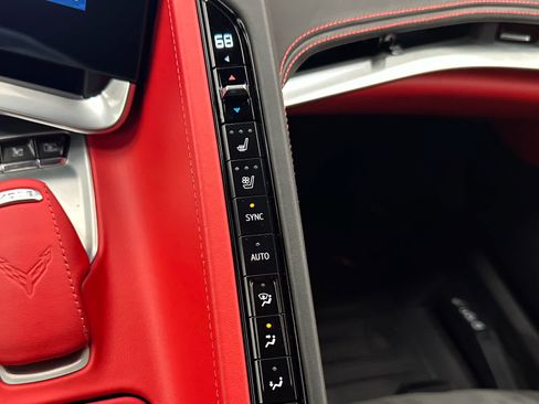 Used 2025 Chevrolet Corvette Z06 RWD image 24