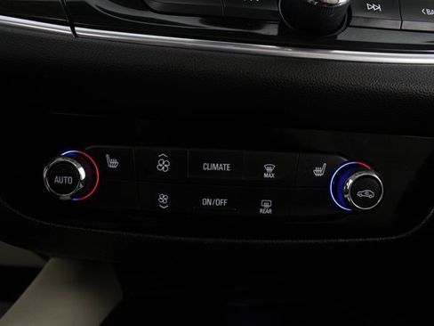 Used 2022 Buick Enclave Essence w/ Experience Buick Package image 8