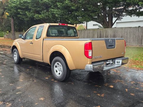 Used 2005 Nissan Frontier XE image 4