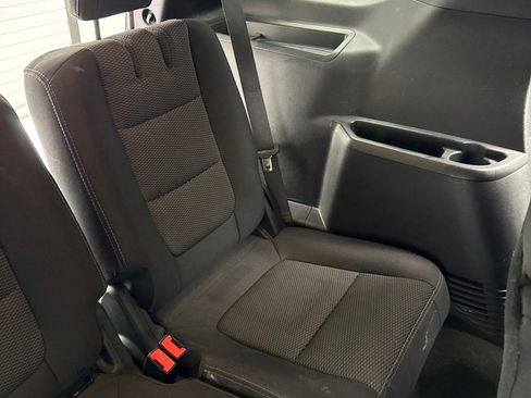 Used 2018 Ford Explorer XLT AWD/4WD image 32