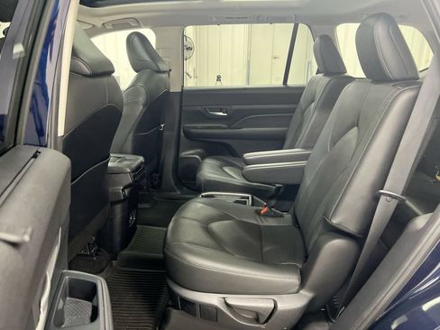 Used 2024 Toyota Grand Highlander AWD image 24