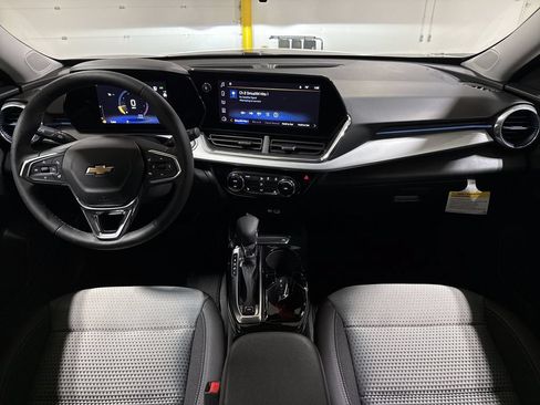 New 2026 Chevrolet Trax LT w/ LT Convenience Package FWD image 10