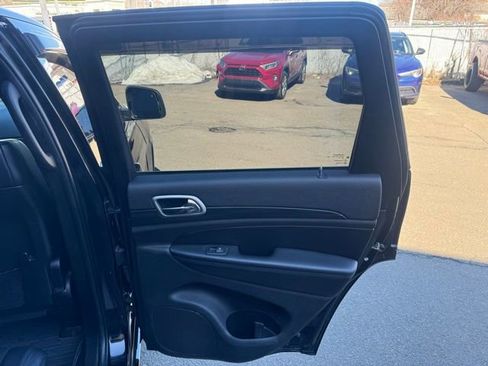 Used 2020 Jeep Grand Cherokee Altitude image 16