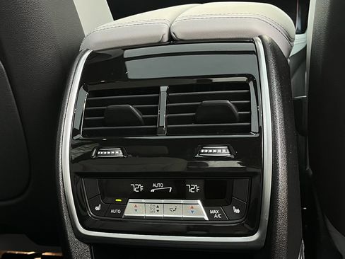 Used 2026 BMW X7 xDrive40i w/ M Sport Package image 24