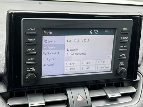 Used 2019 Toyota RAV4 LE w/ Carpet Mat Package FWD image 20