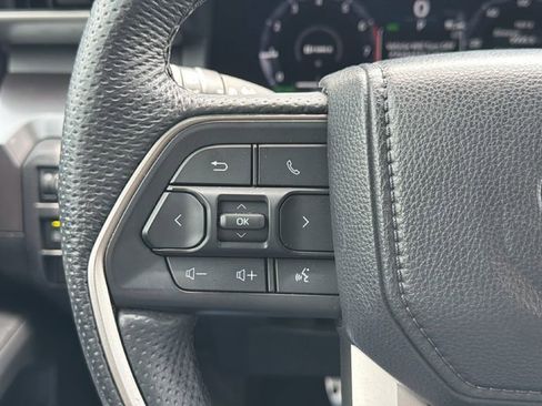 Used 2025 Toyota Tacoma TRD Sport AWD/4WD image 25