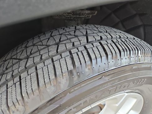 Used 2020 Chevrolet Traverse LT w/ Driver Confidence II Package image 11