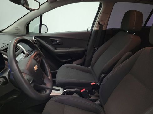 Used 2016 Chevrolet Trax LS w/ LPO, Cargo Package FWD image 17