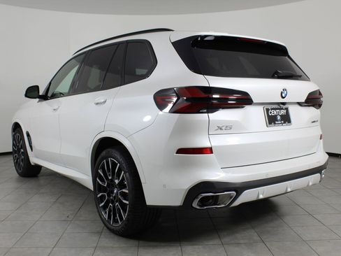 New 2026 BMW X5 xDrive40i w/ M Sport Package image 3
