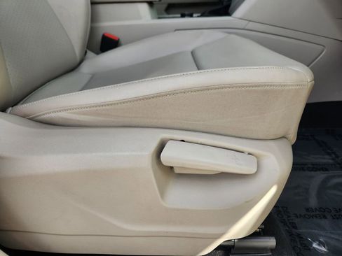 Used 2018 Volkswagen Atlas SE image 18