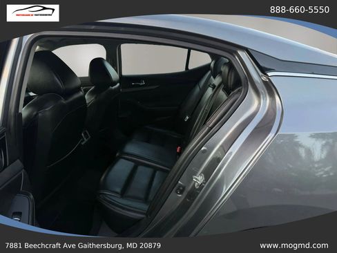 Used 2017 Nissan Maxima 3.5 SV FWD image 20