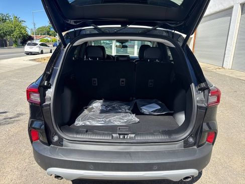 Used 2025 Ford Escape SE FWD image 23