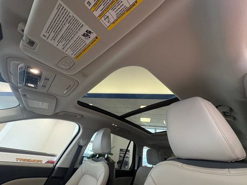 Used 2025 Lincoln Aviator AWD w/ Equipment Group 101A image 34