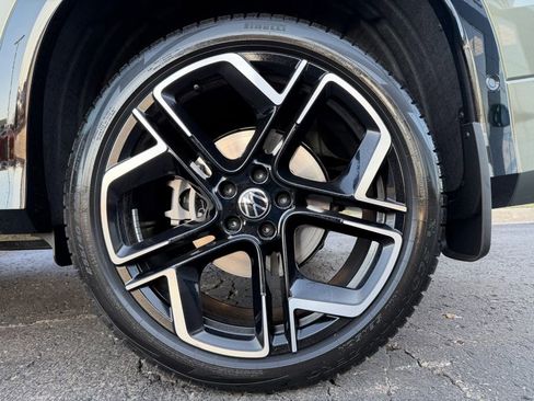Used 2026 Volkswagen Tiguan SEL R-Line image 35