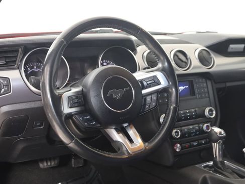 Used 2019 Ford Mustang GT RWD image 6
