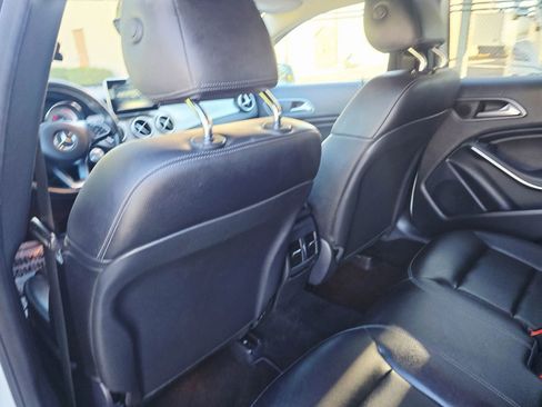 Used 2017 Mercedes-Benz GLA 250 4MATIC image 39