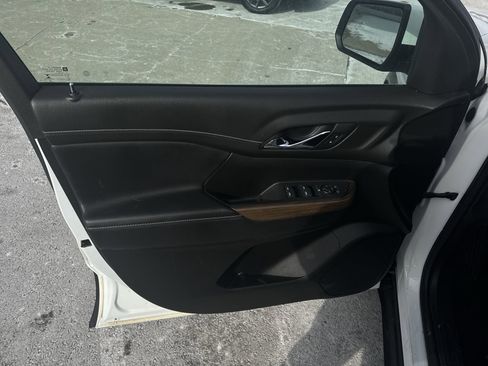 Used 2020 GMC Acadia SLE image 21