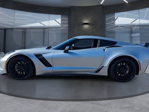 Used 2016 Chevrolet Corvette Z06 w/ 3LZ Preferred Equipment Group image 3